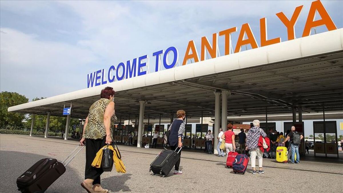 Antalya Flughafen (AYT)